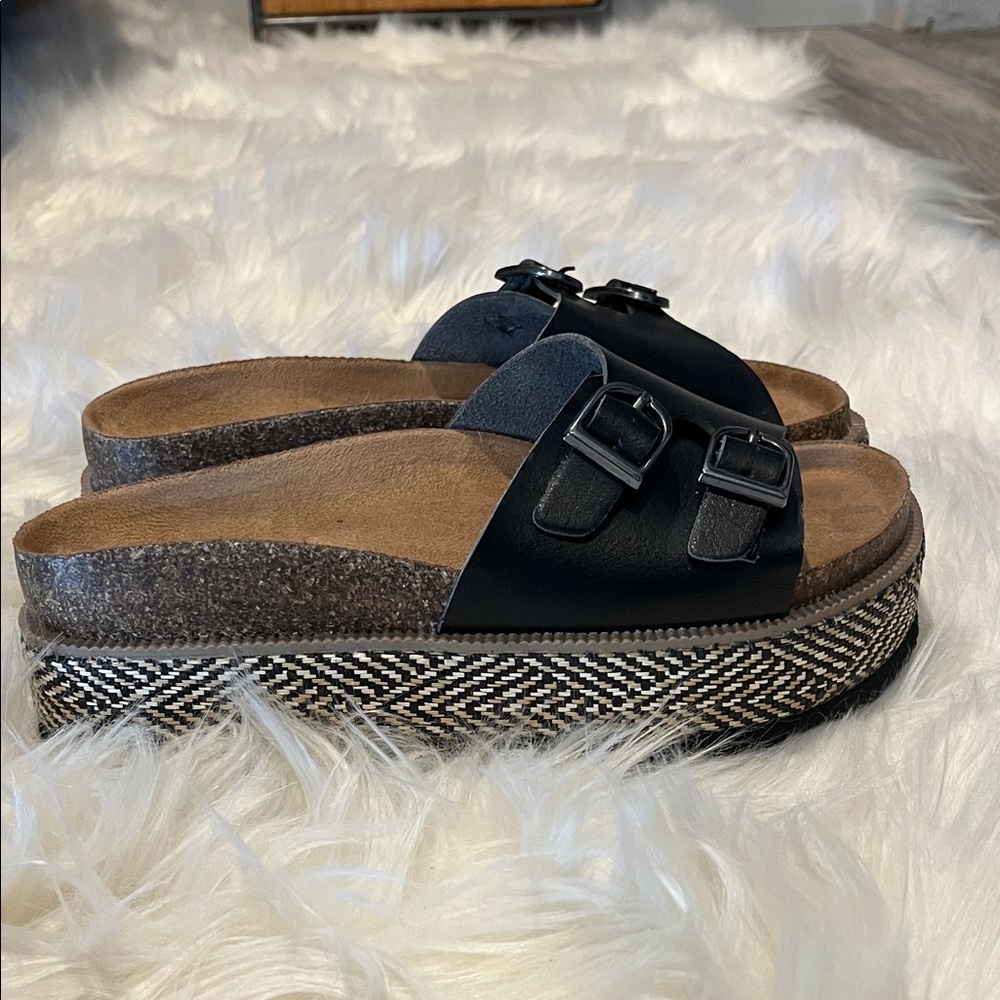 NOBO Black Leather Mules with Patterned Sole